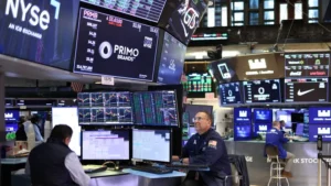 Wall Street Mixed: Trump Tariffs Trigger US Stock Volatility