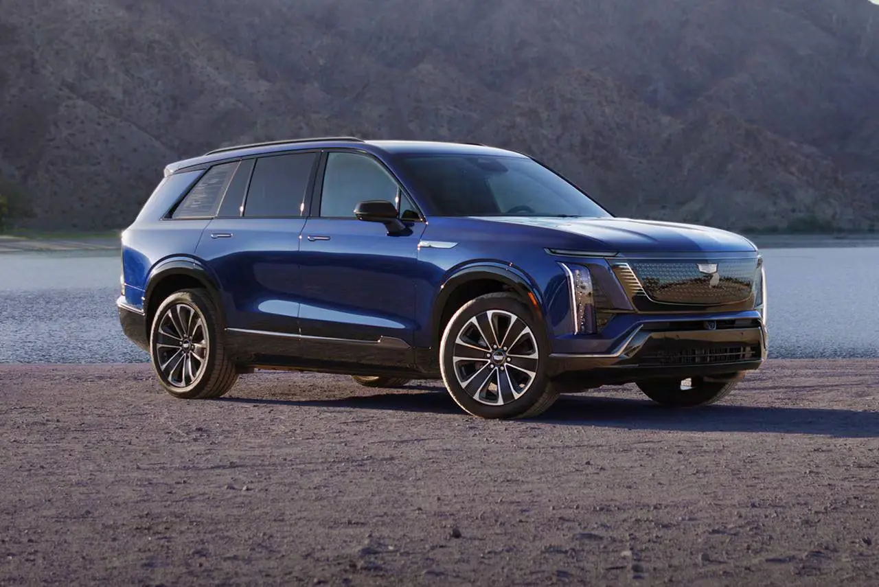 2026 Cadillac Vistiq luxury three-row electric SUV showcasing sleek design, spacious interior, advanced technology, and premium comfort features.